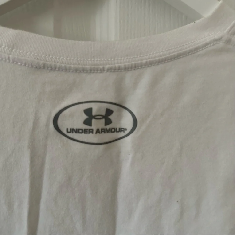 White Under Armour T-Shirt - Picture 2 of 7
